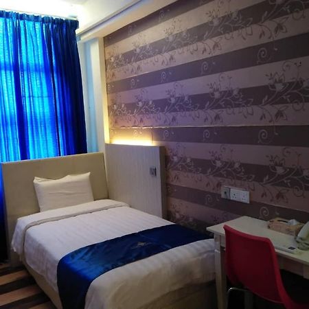 4Orty Inn Bintulu Buitenkant foto