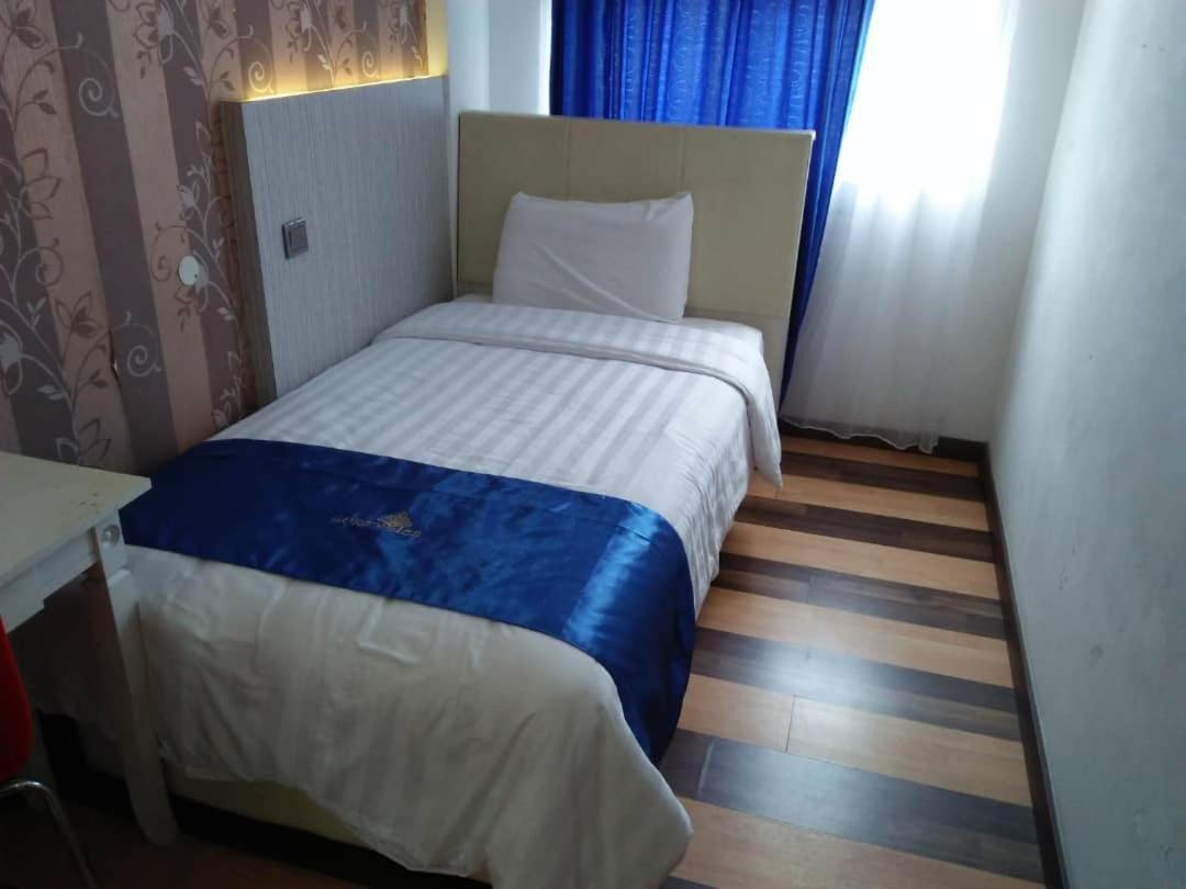 4Orty Inn Bintulu Buitenkant foto