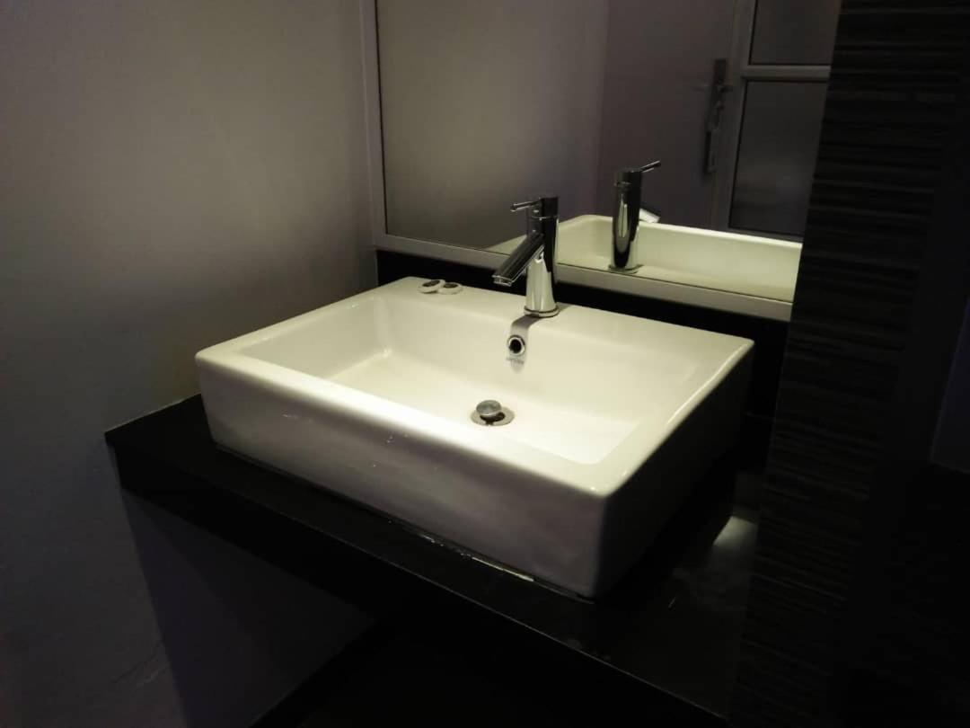 4Orty Inn Bintulu Buitenkant foto